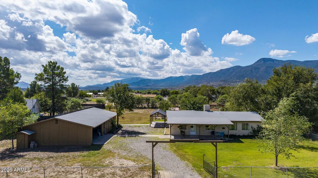 1095 E Quarterhorse Lane, Camp Verde