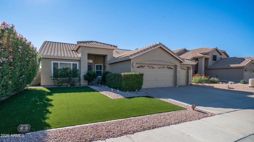 537 W Mountain Vista Drive, Phoenix