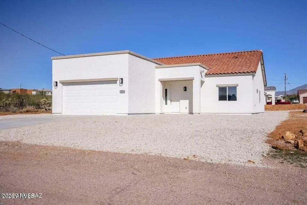 1825 Via Nueva Zelandia, Rio Rico