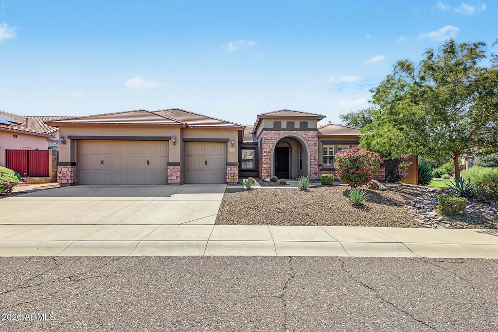 5637 W Straight Arrow Lane, Phoenix