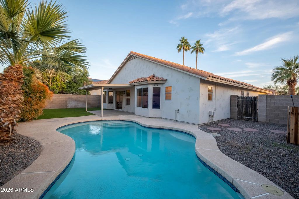626 W Catclaw Street, Gilbert