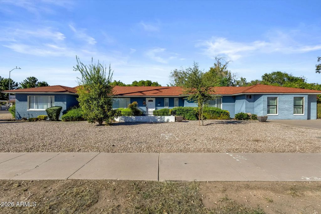 140 W University Drive, Mesa