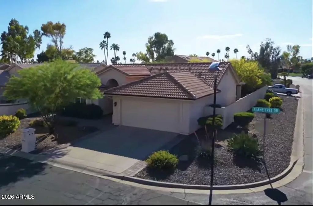 26226 S Flame Tree Drive, Sun Lakes