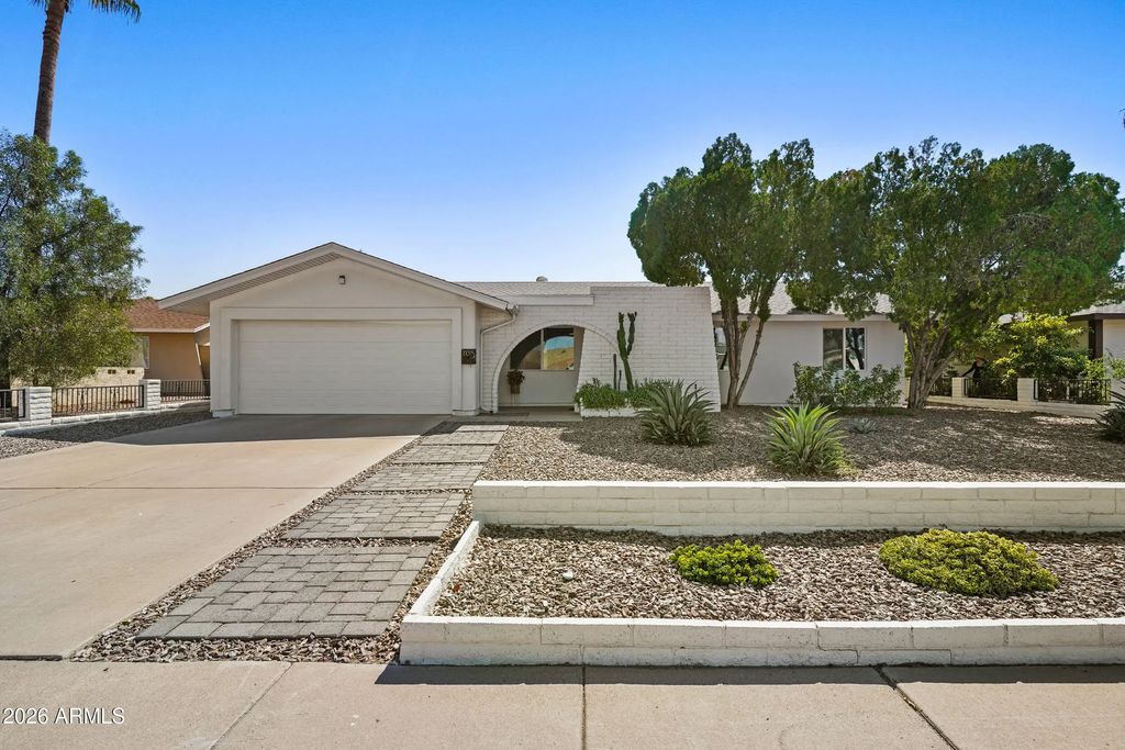 1135 E Bell De Mar Drive, Tempe