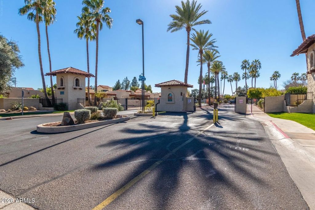 2915 W Kelton Lane, Phoenix