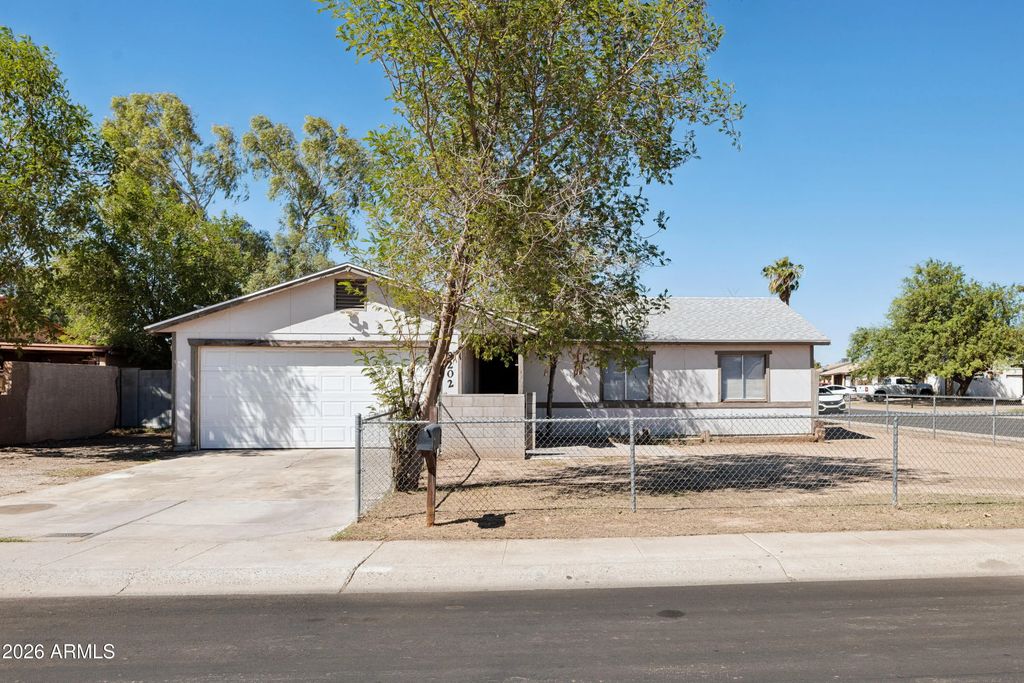 8202 W Highland Avenue, Phoenix