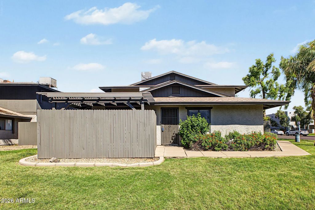 286 W Palomino Drive (unit 13), Chandler