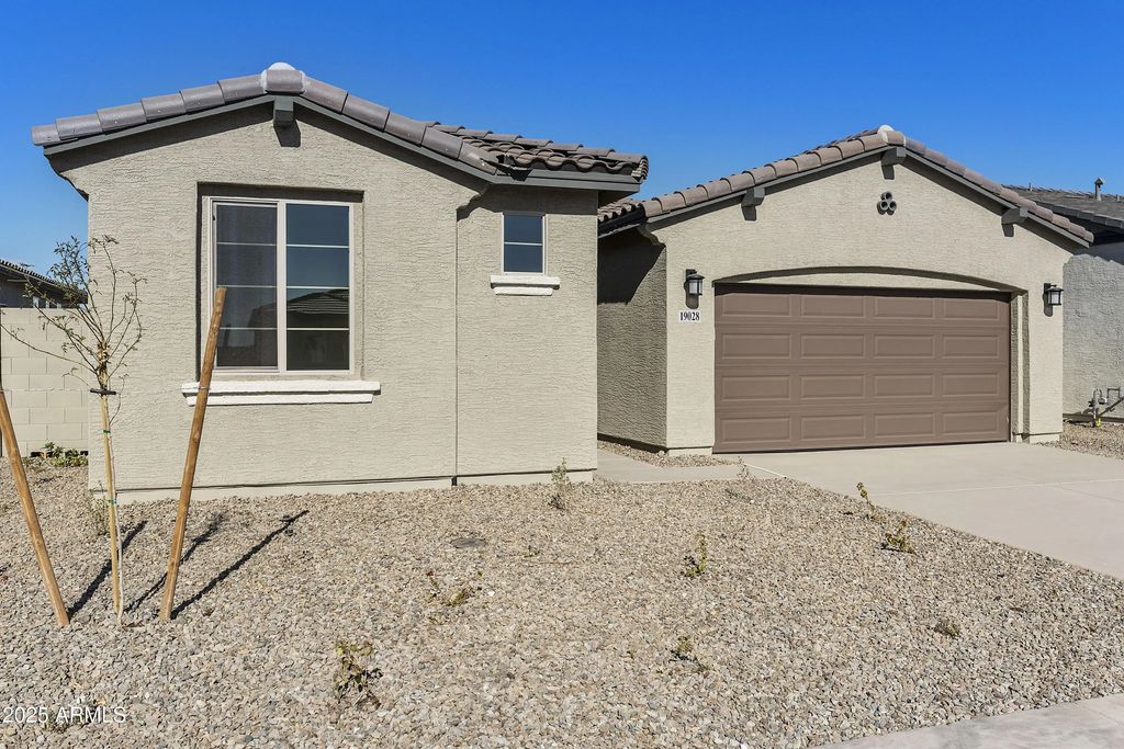 19028 W Rose Lane, Waddell