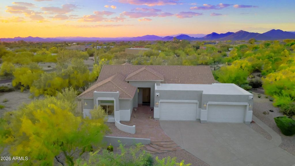 5223 E Calle De Las Estrellas, Cave Creek