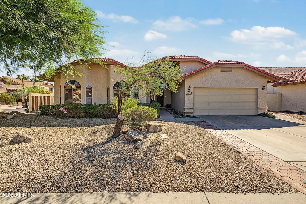 3711 E Summerhaven Drive, Phoenix