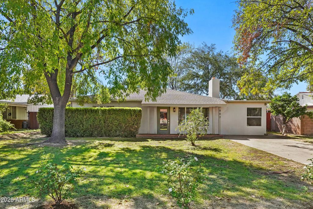 807 E Lamar Road, Phoenix