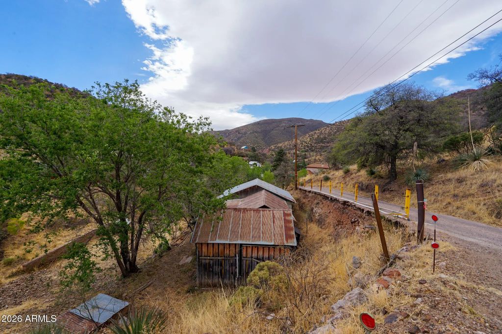 123 Star Avenue, Bisbee