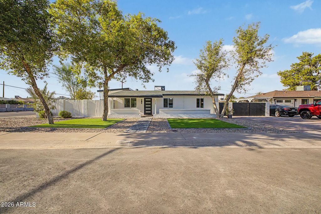 2238 W Catalina Drive, Phoenix