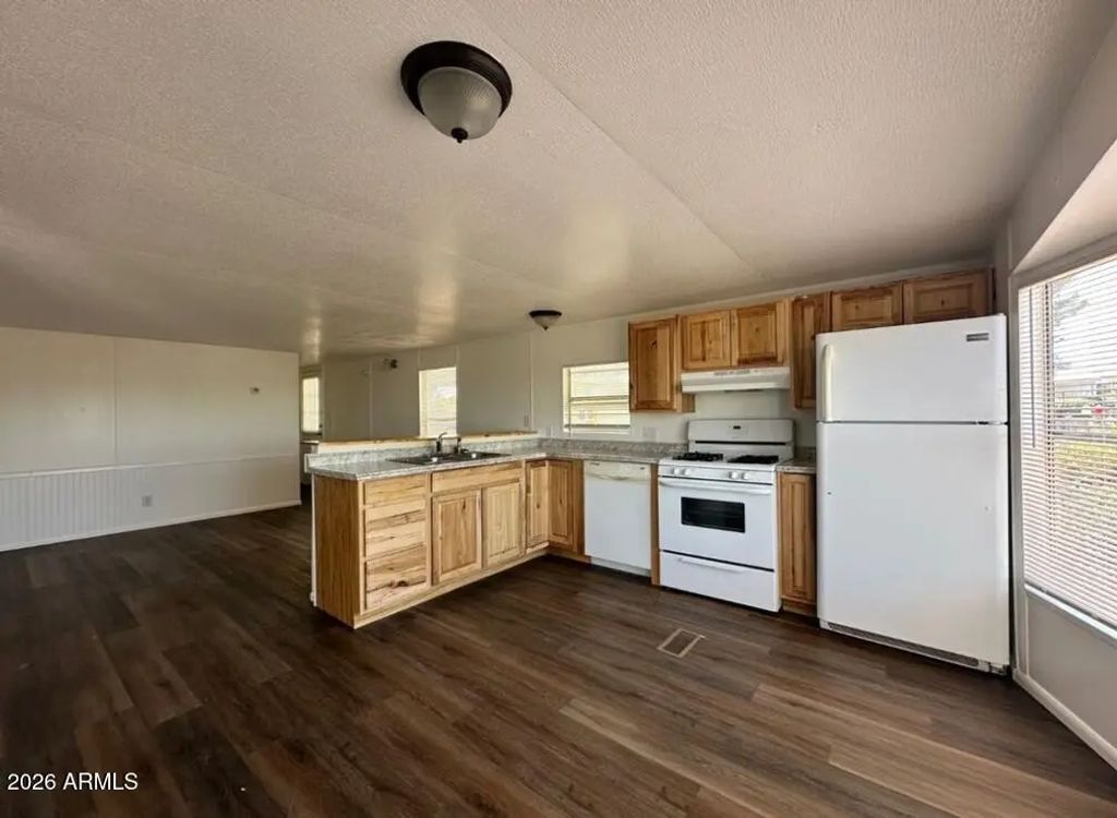 1855 W Wickenburg Way (unit 141), Wickenburg