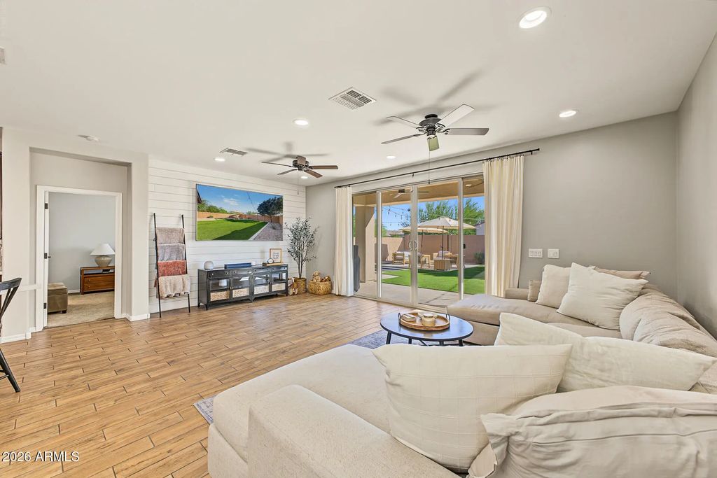 9429 W Meadowbrook Avenue, Phoenix