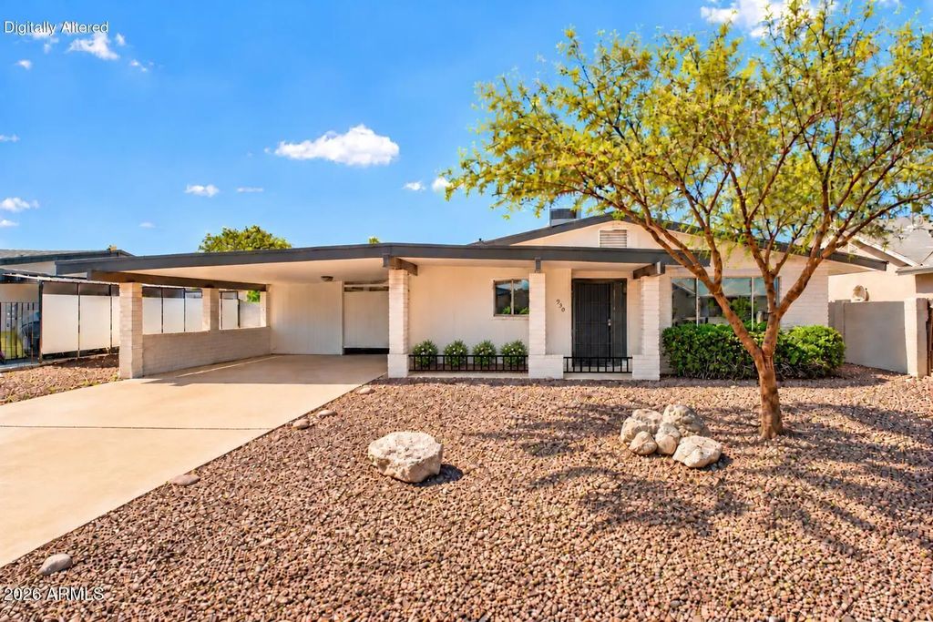 930 S Roslyn Place, Mesa