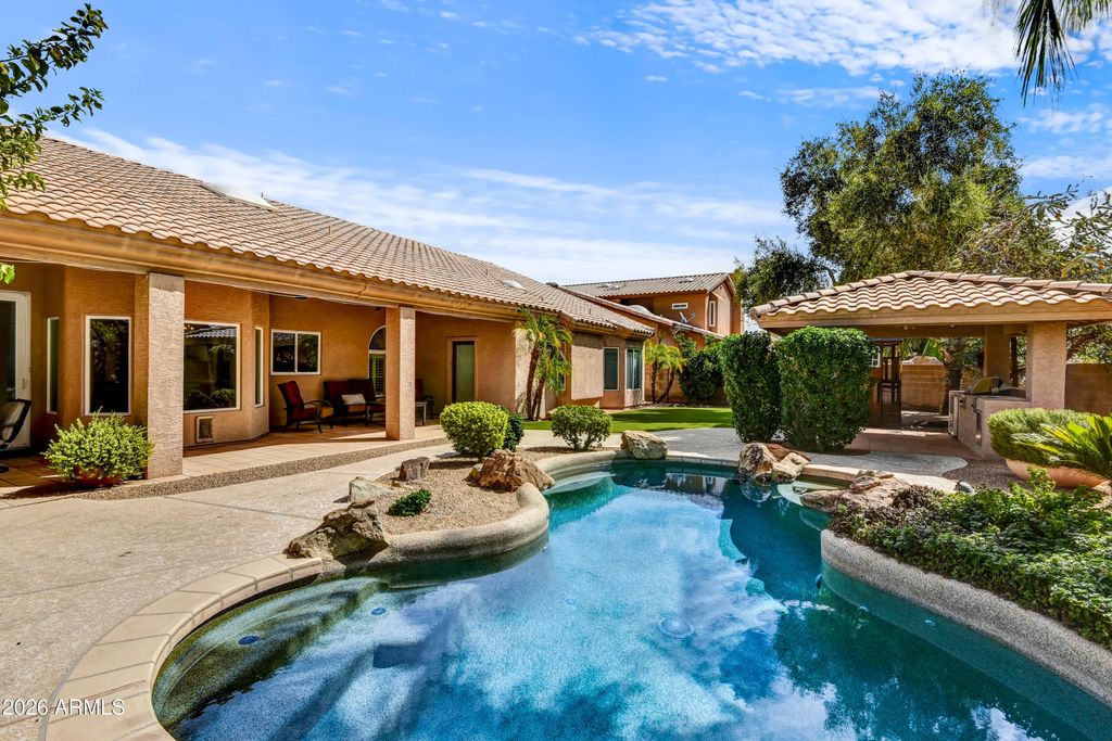 6819 E Winchcomb Drive, Scottsdale