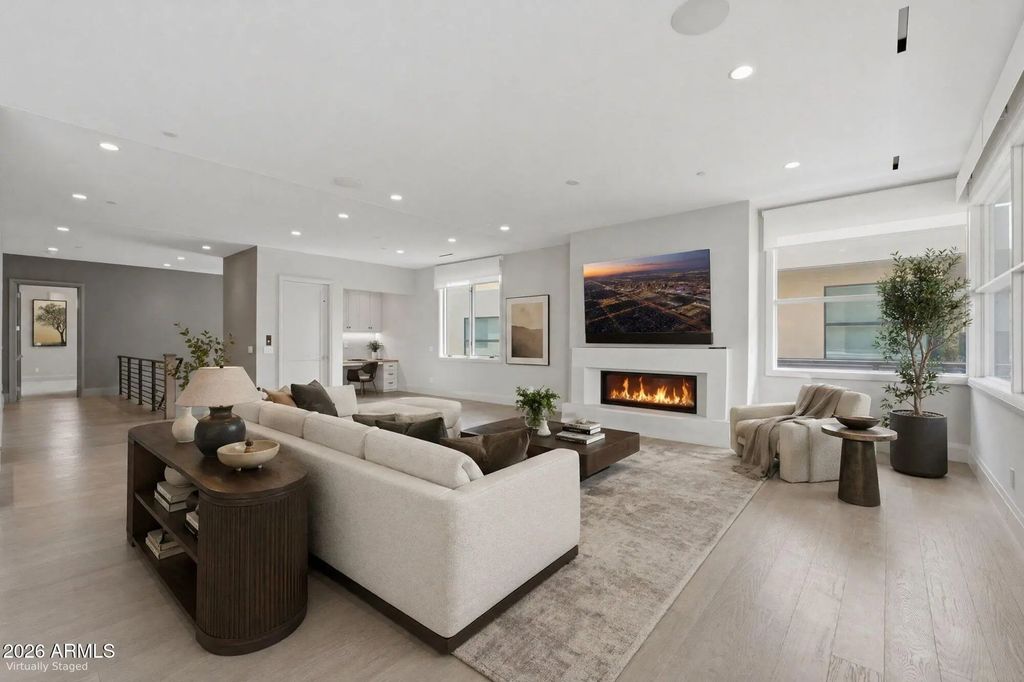 5541 E Stella Lane, Paradise Valley