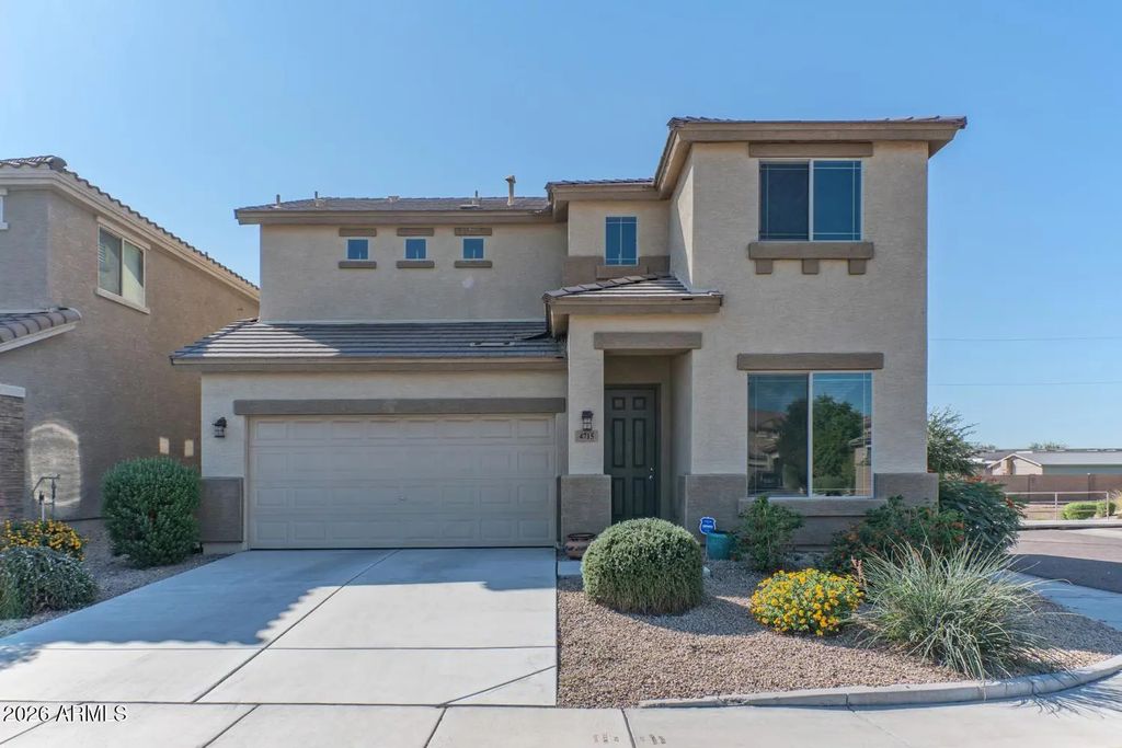 4715 W Gelding Drive, Glendale