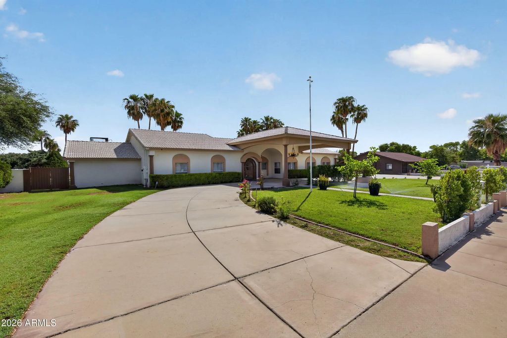 6625 W Sweetwater Avenue, Glendale