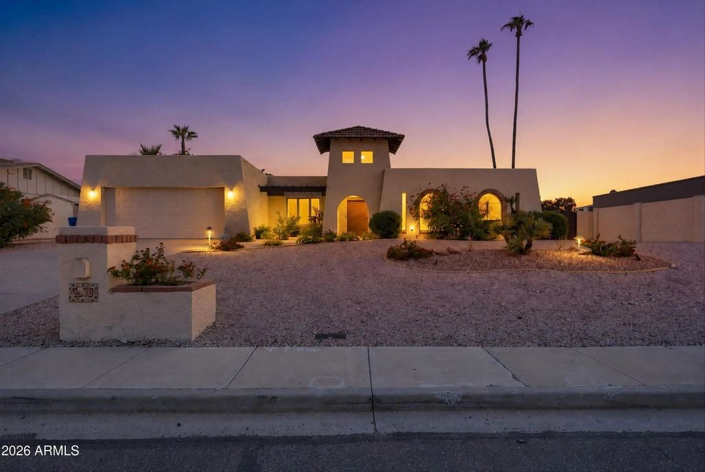 2930 E Acoma Drive E, Phoenix
