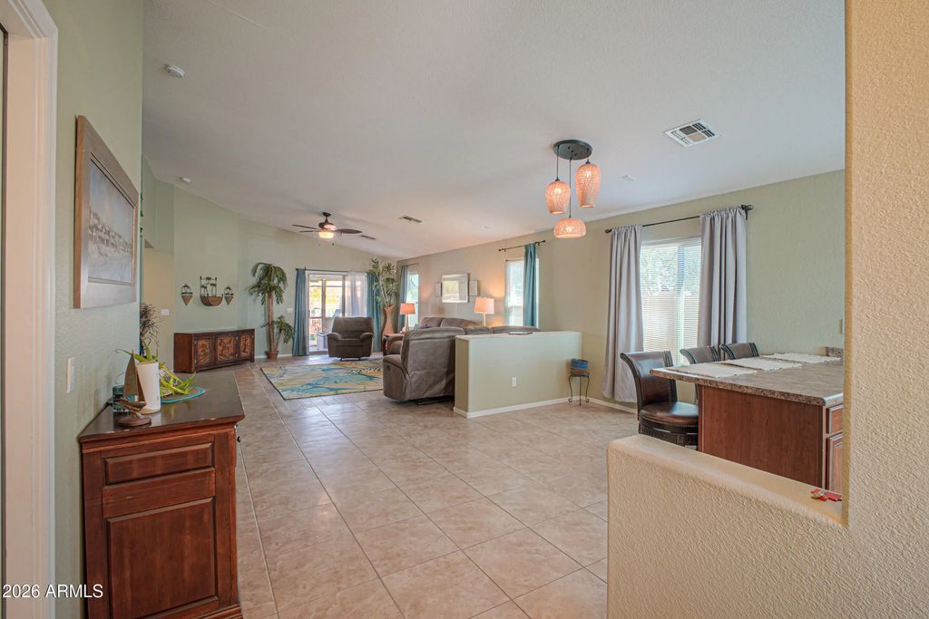 1546 E Falcon Court, Casa Grande