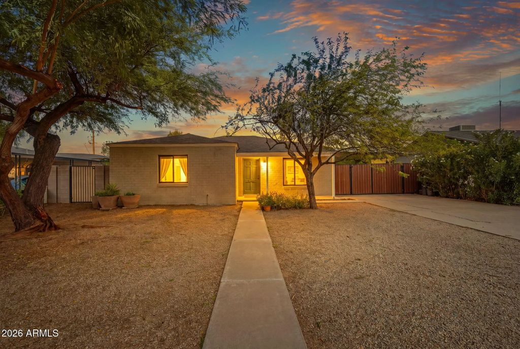 2508 E Pinchot Avenue, Phoenix