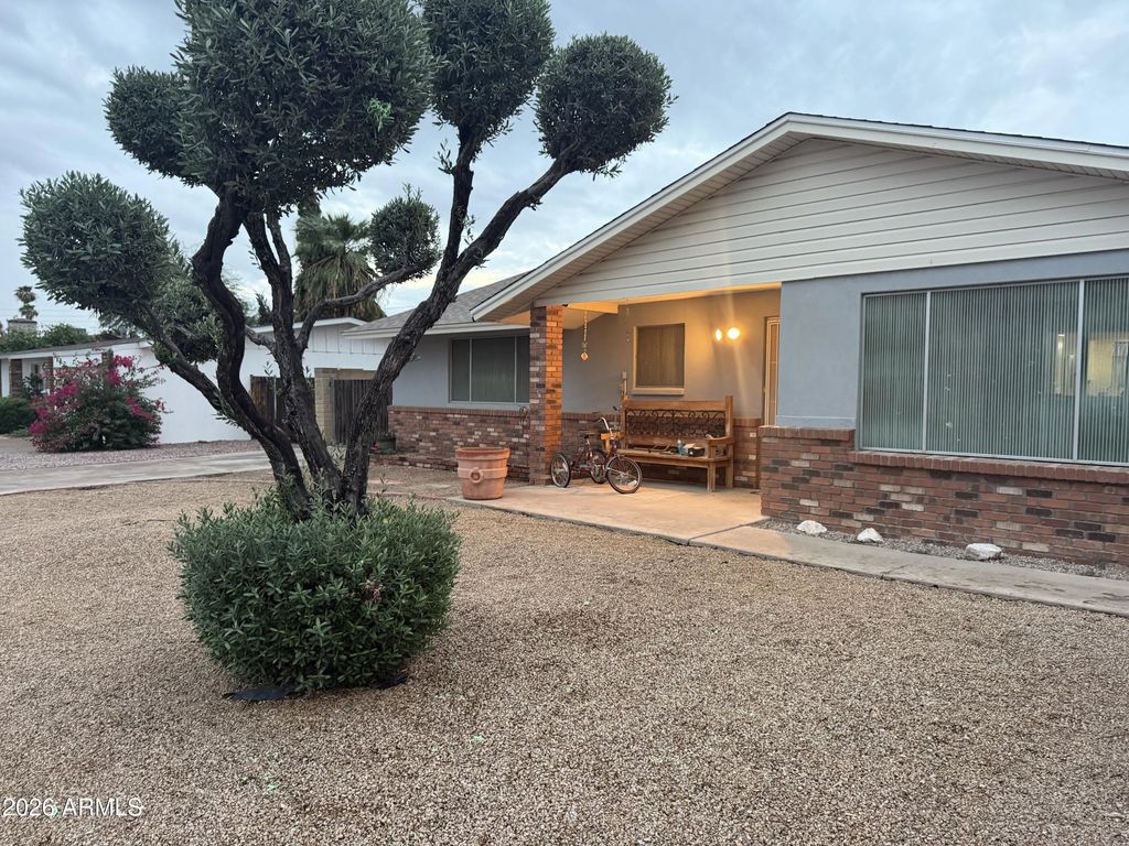 3931 E Desert Cove Avenue, Phoenix