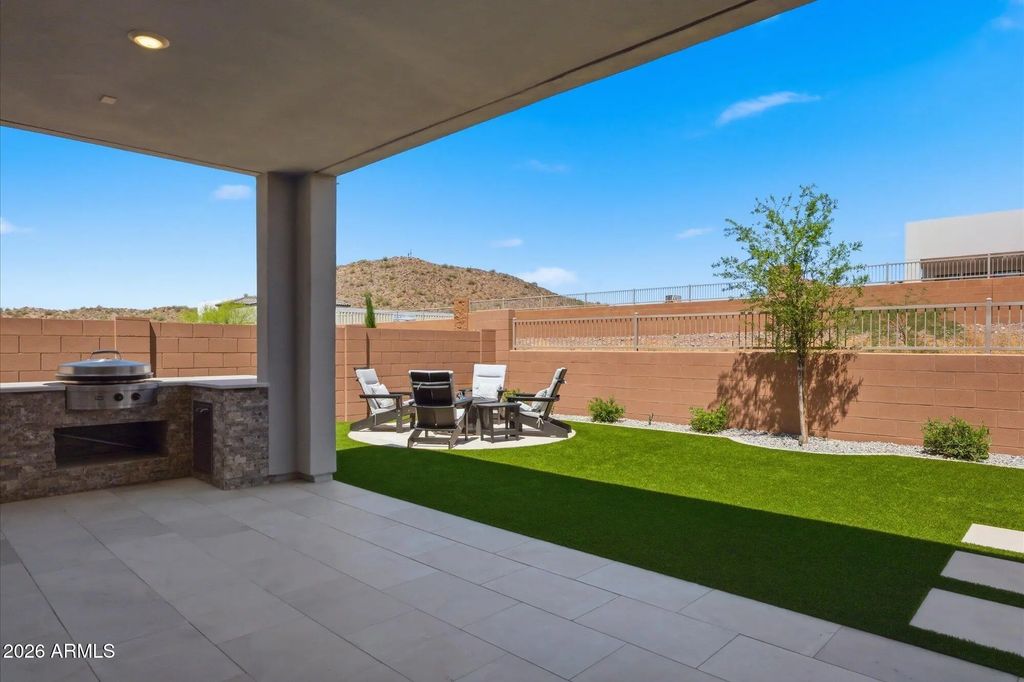 7398 W Bent Tree Drive, Peoria