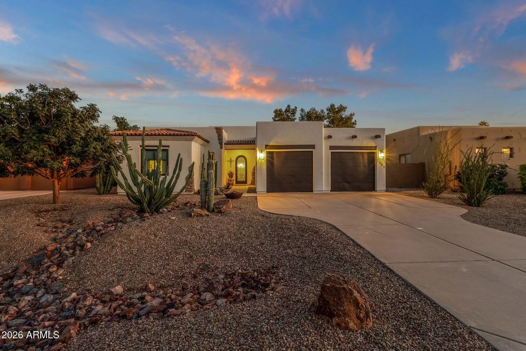 1555 E Kings Court, Gilbert