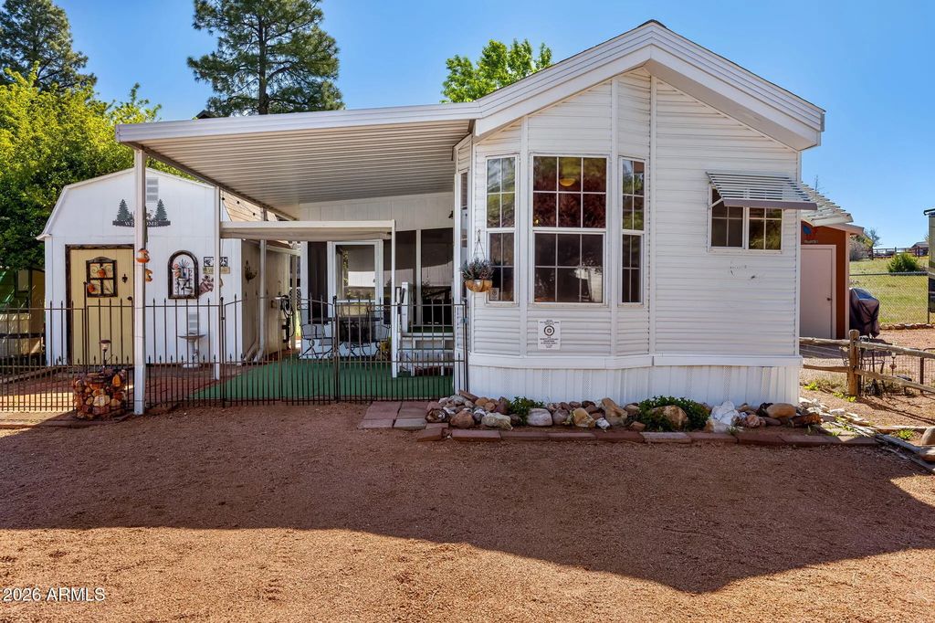 2725 Whiskey Road, Overgaard