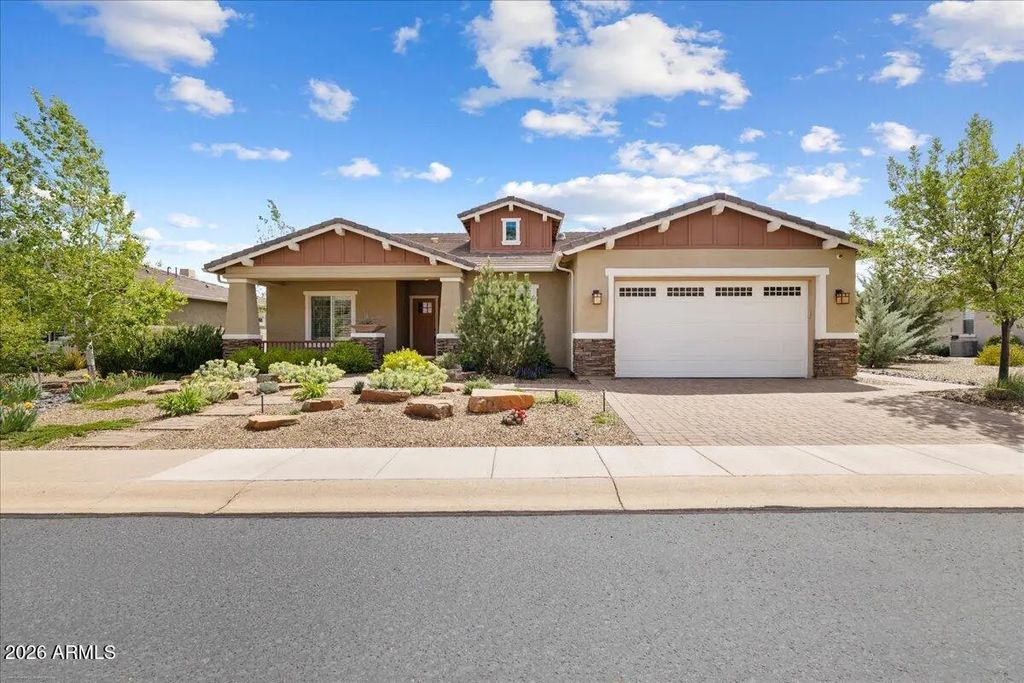 1221 S Lakeview Drive, Prescott