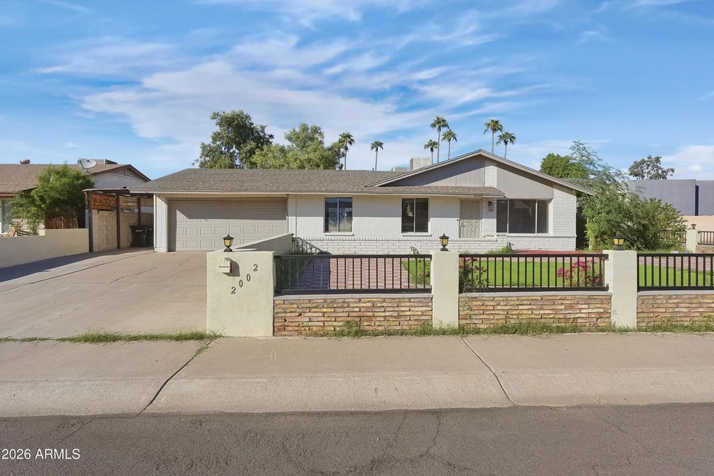 2002 W Bluefield Avenue, Phoenix