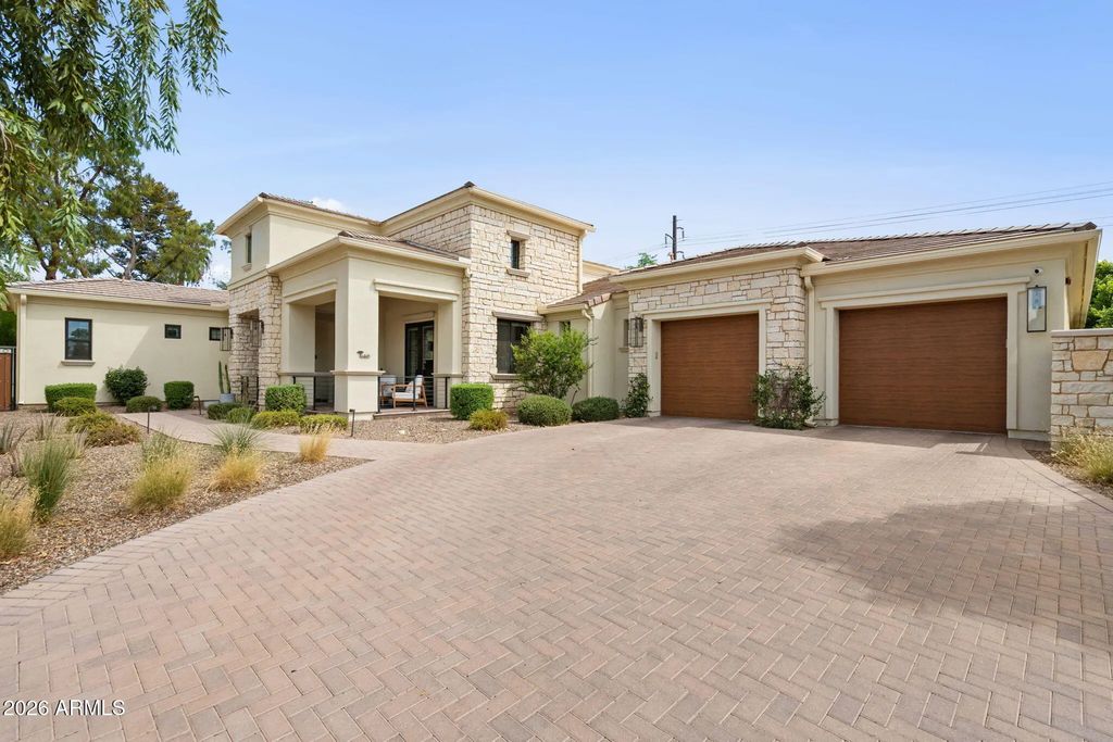3405 N 39th Place, Phoenix