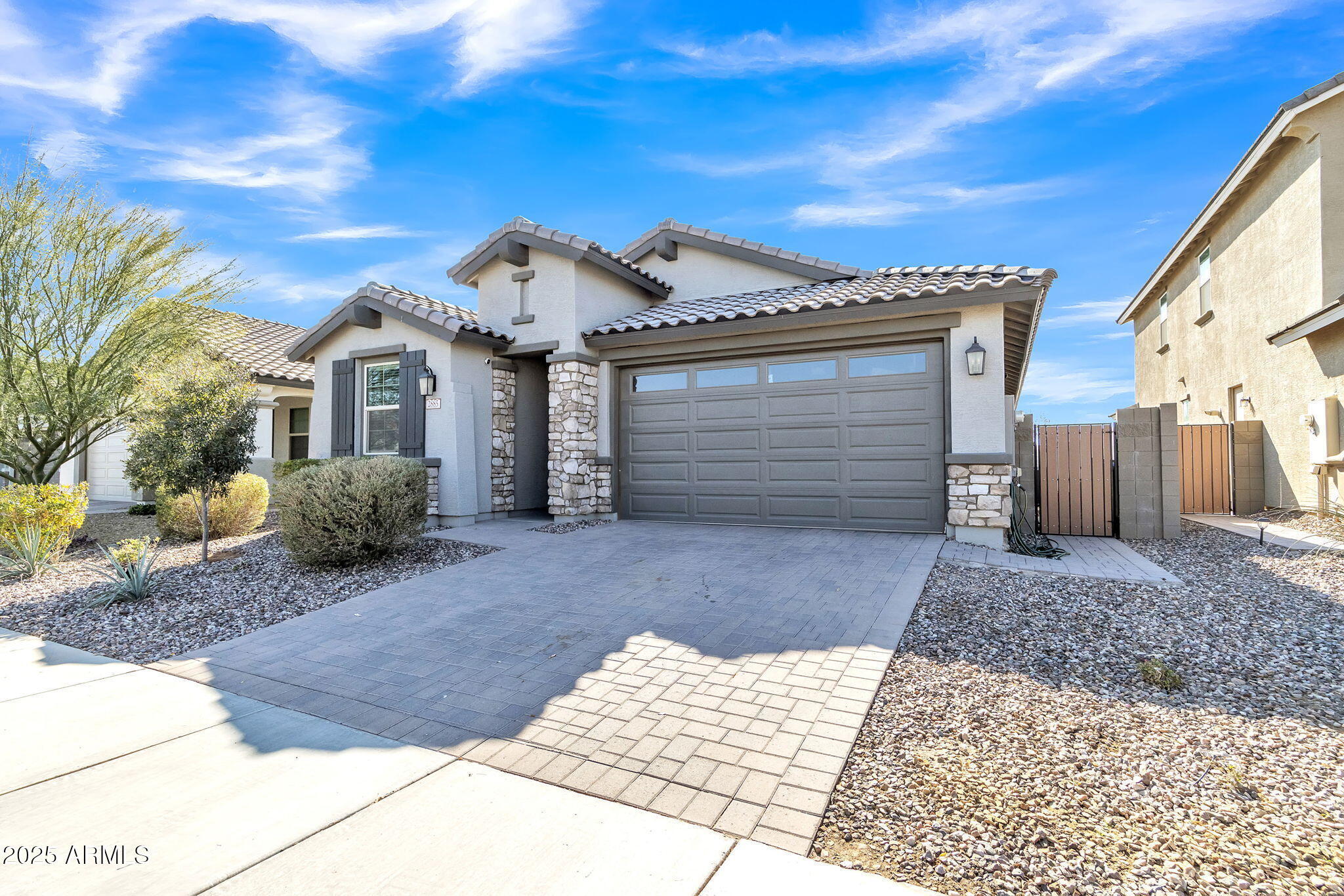 Photo of Listing #6815374