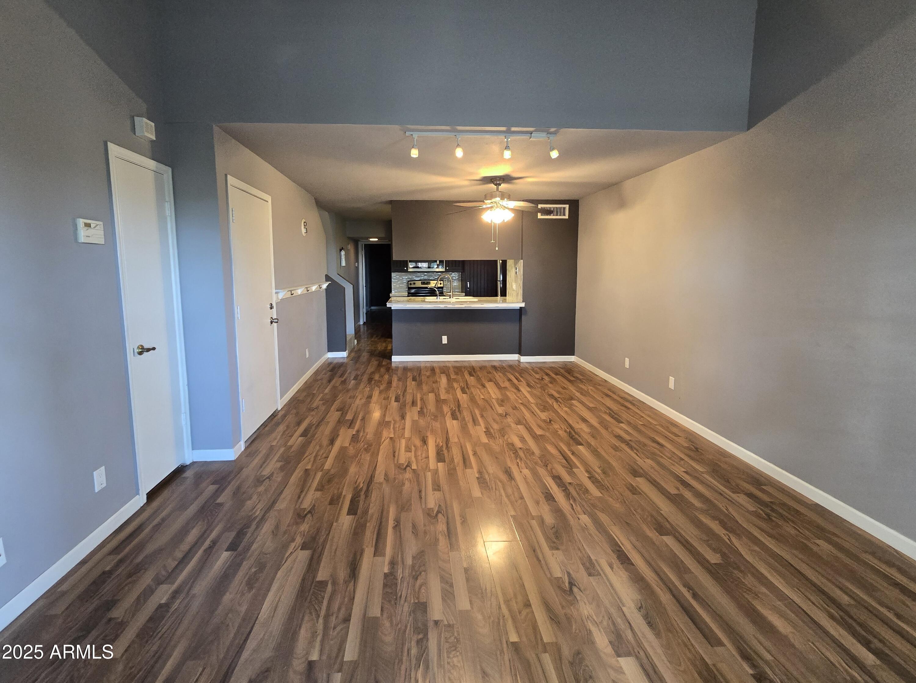 Photo of Listing #6835101