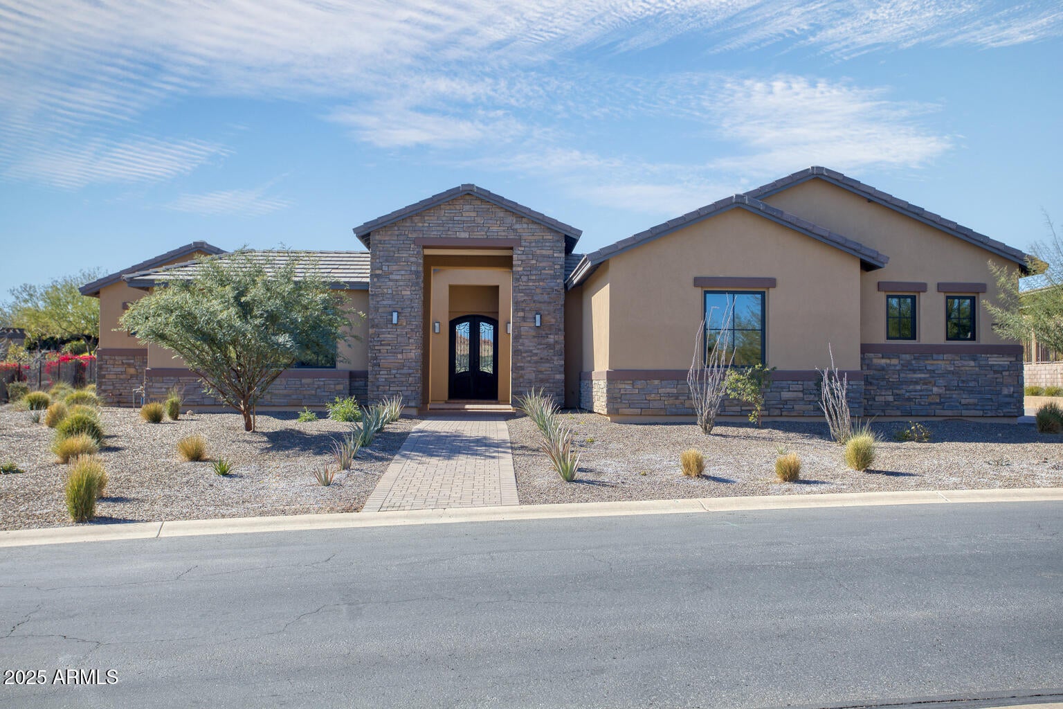 Photo of Listing #6808802