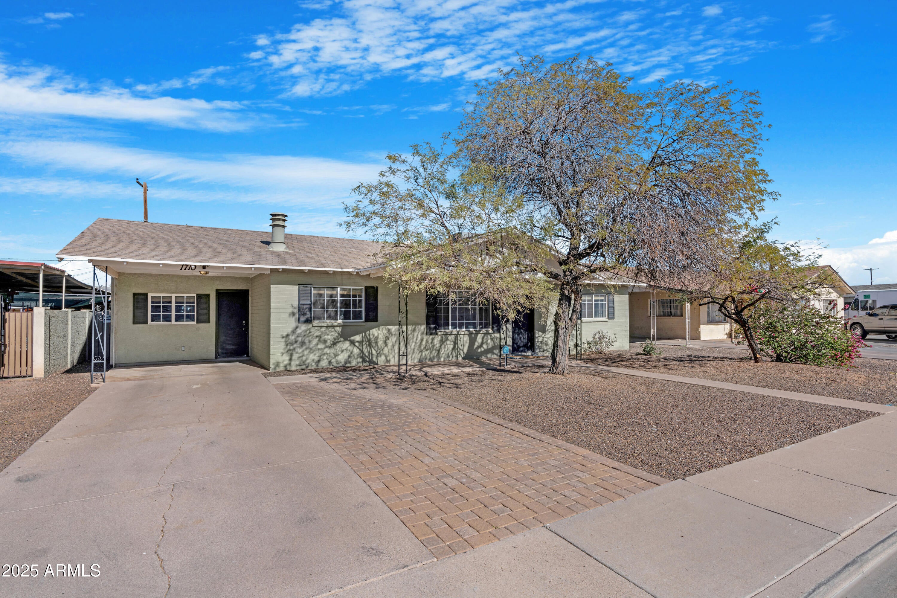 Photo of Listing #6808901