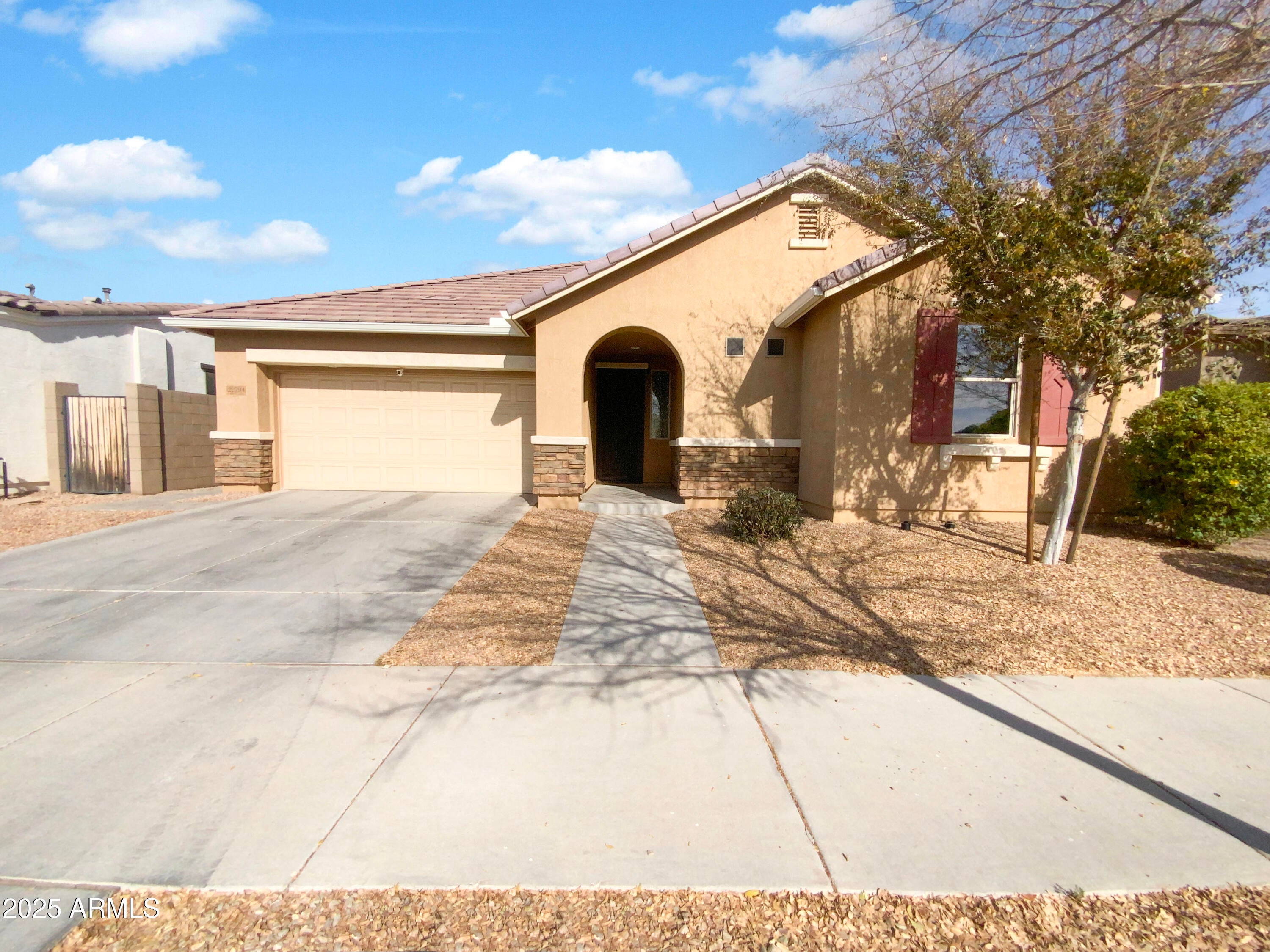 Photo of Listing #6811919