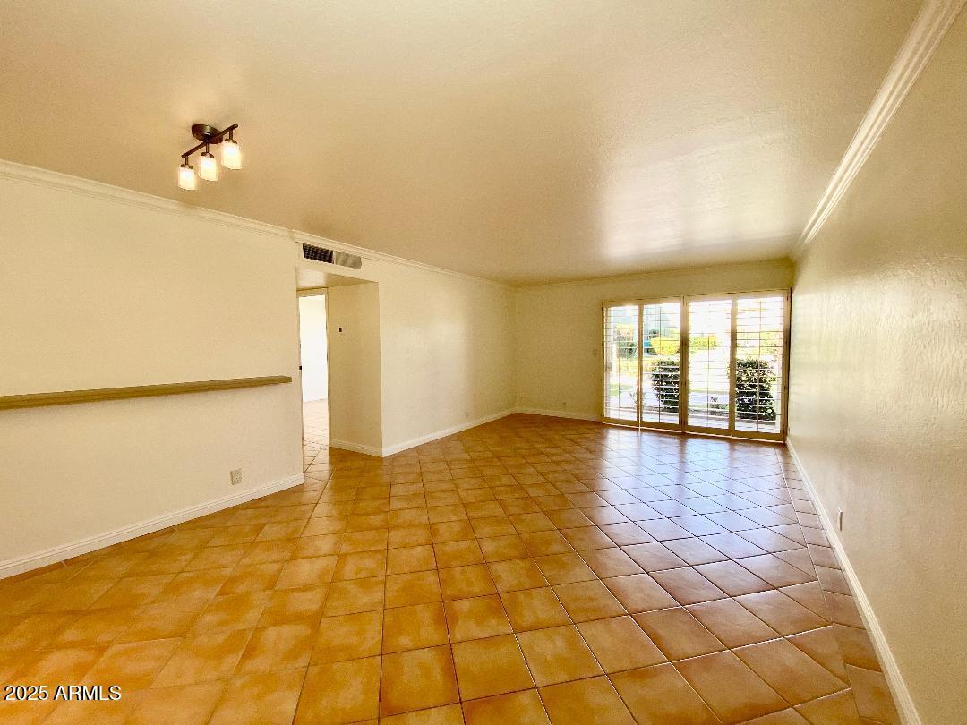 Photo of Listing #6825030
