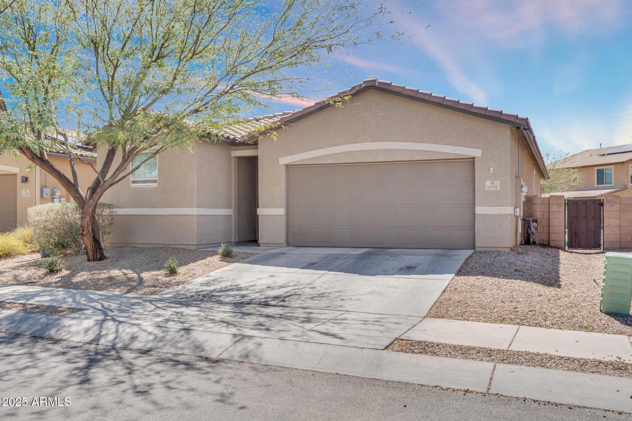 Photo of Listing #6830756
