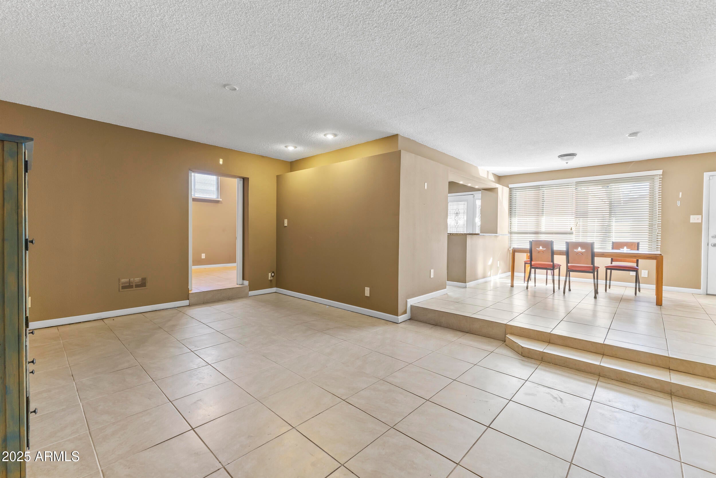 Photo of Listing #6836003