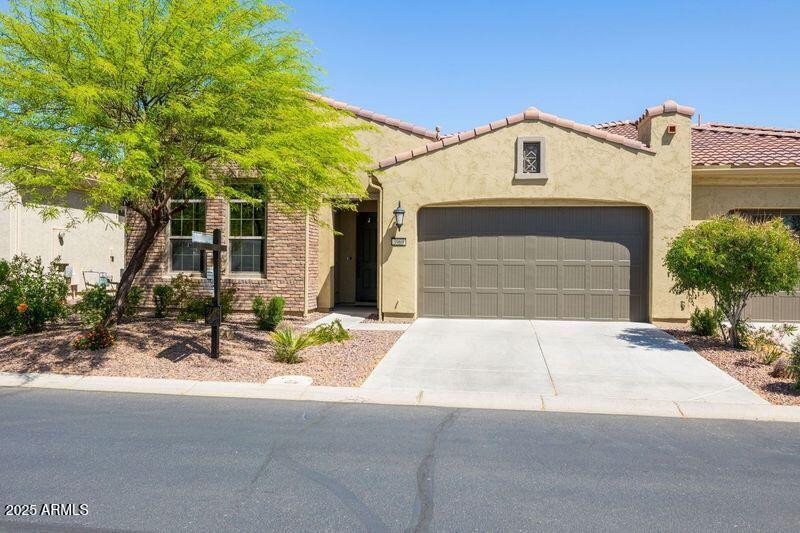 Photo of Listing #6849027