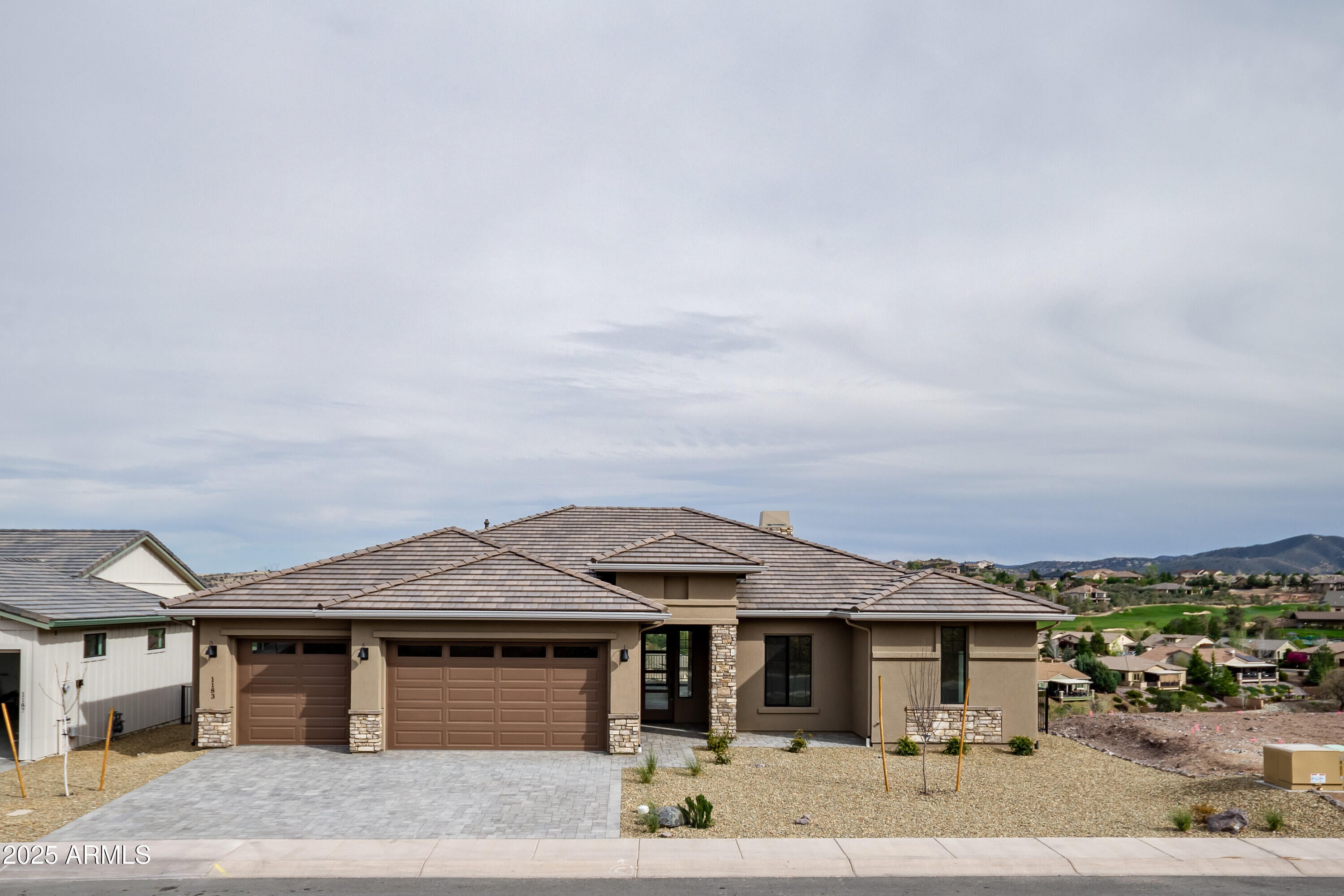 Photo of Listing #6843053