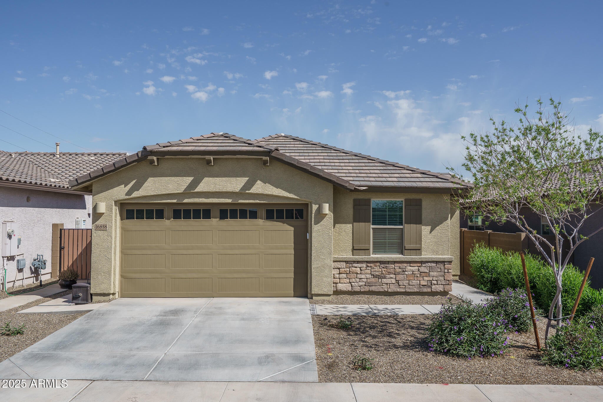 Photo of Listing #6846489