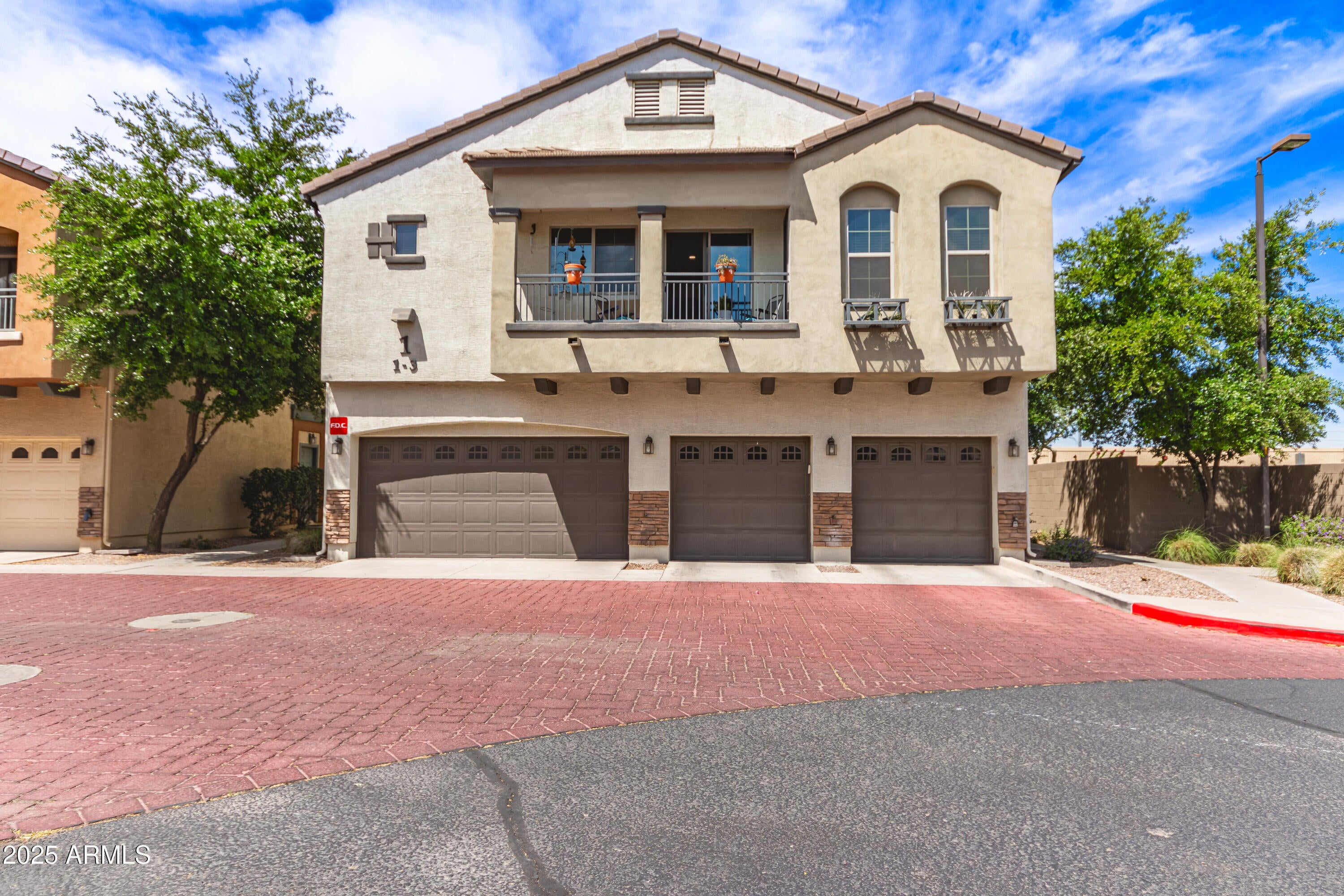 Photo of Listing #6849499