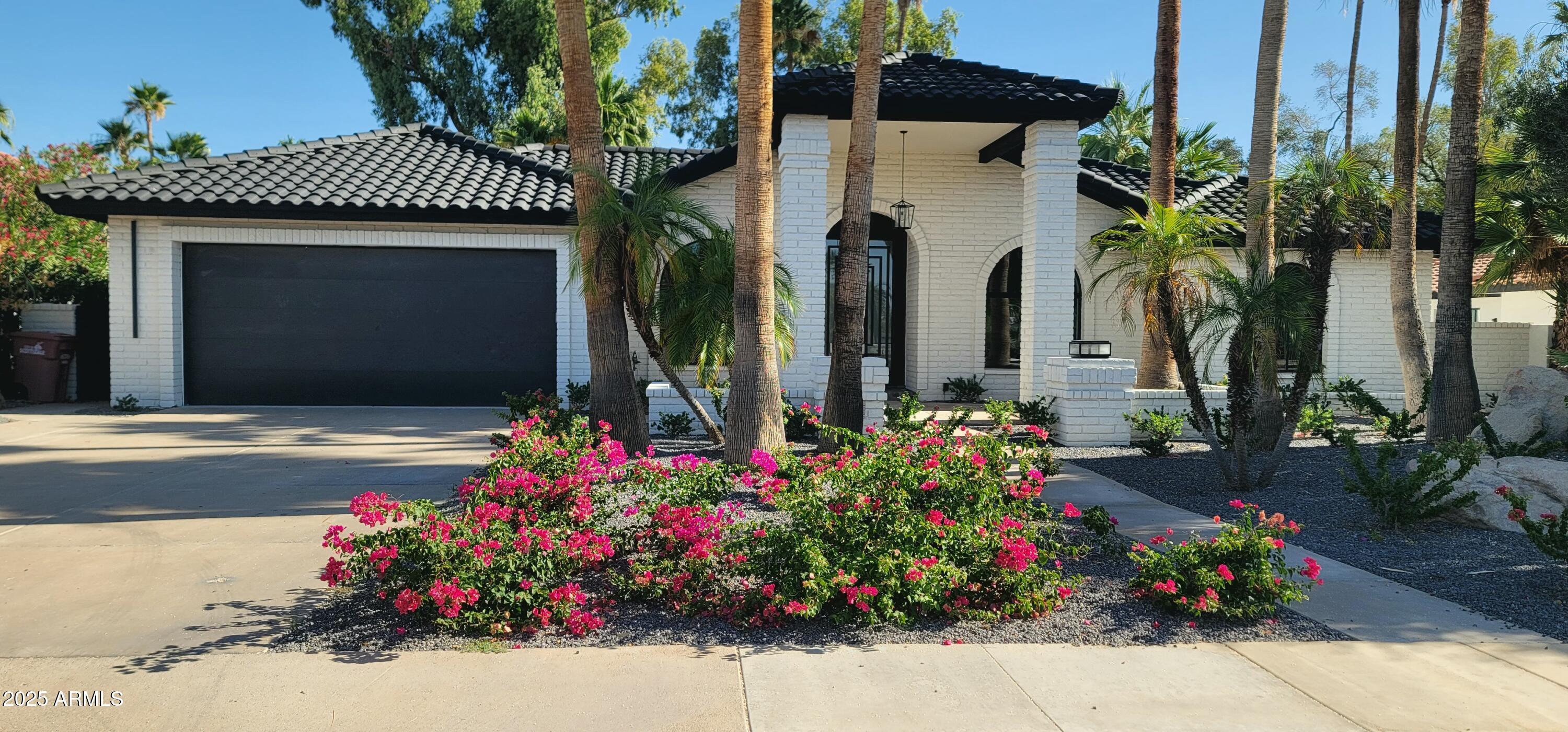 Photo of Listing #6884322