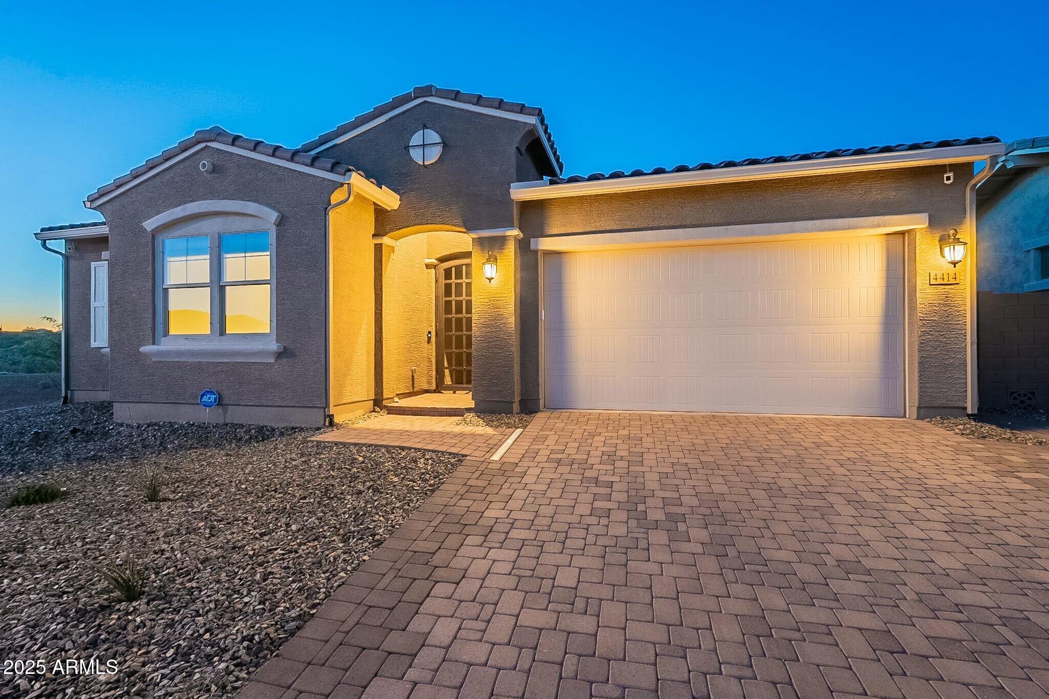 Photo of Listing #6850092