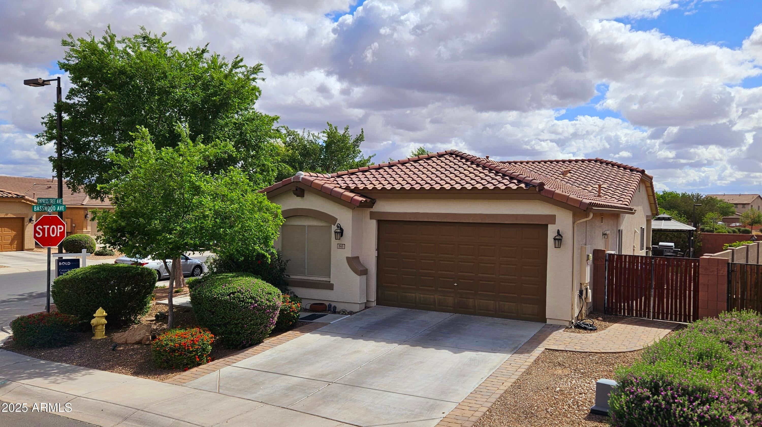 Photo of Listing #6853256