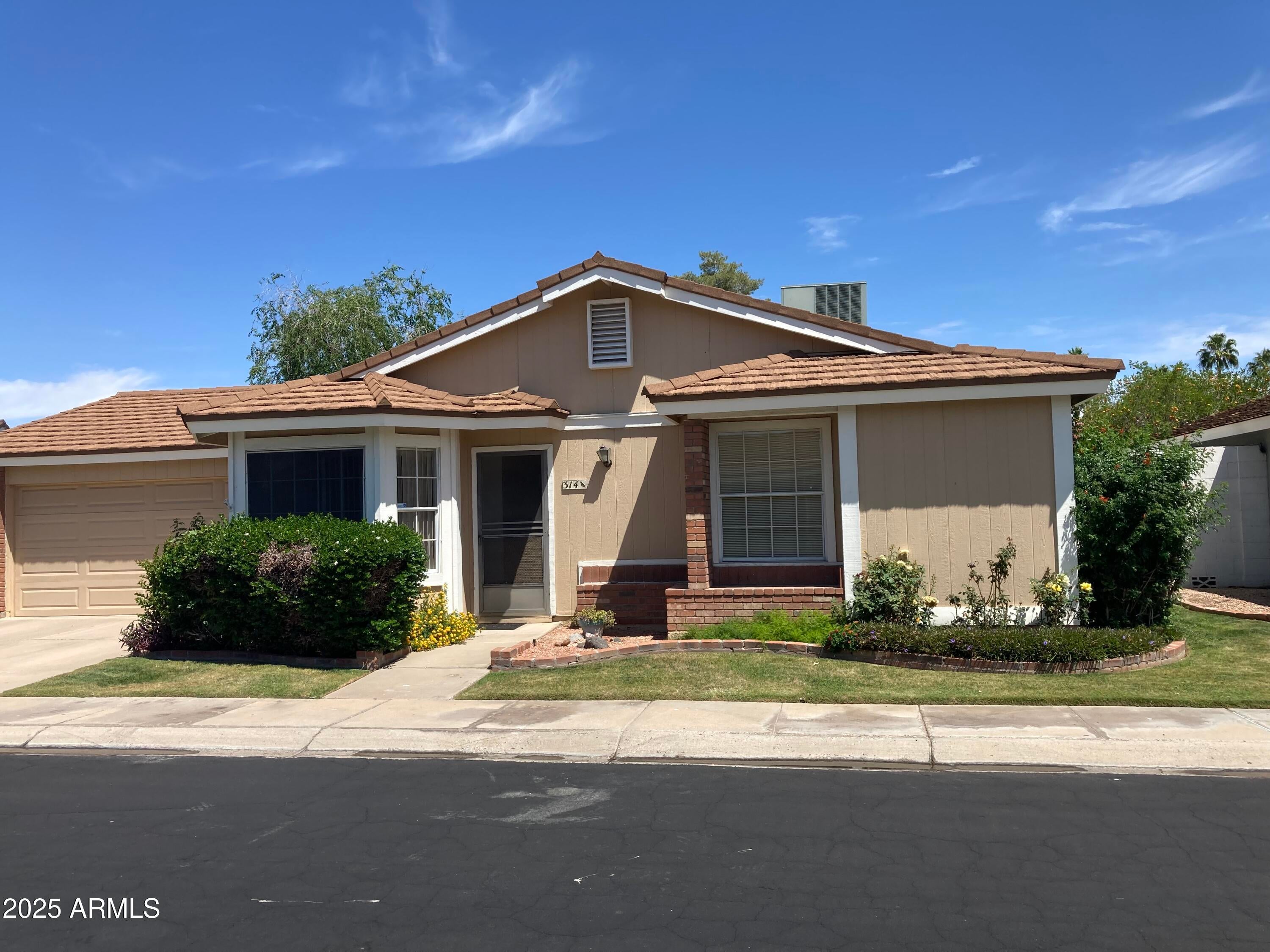 Photo of Listing #6860493